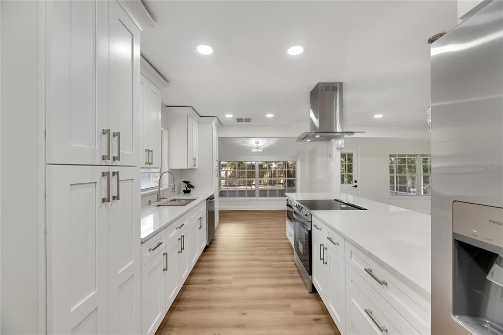На продажу: $459,990 (3 спален, 2 ванн, 1831 Квадратных фут)