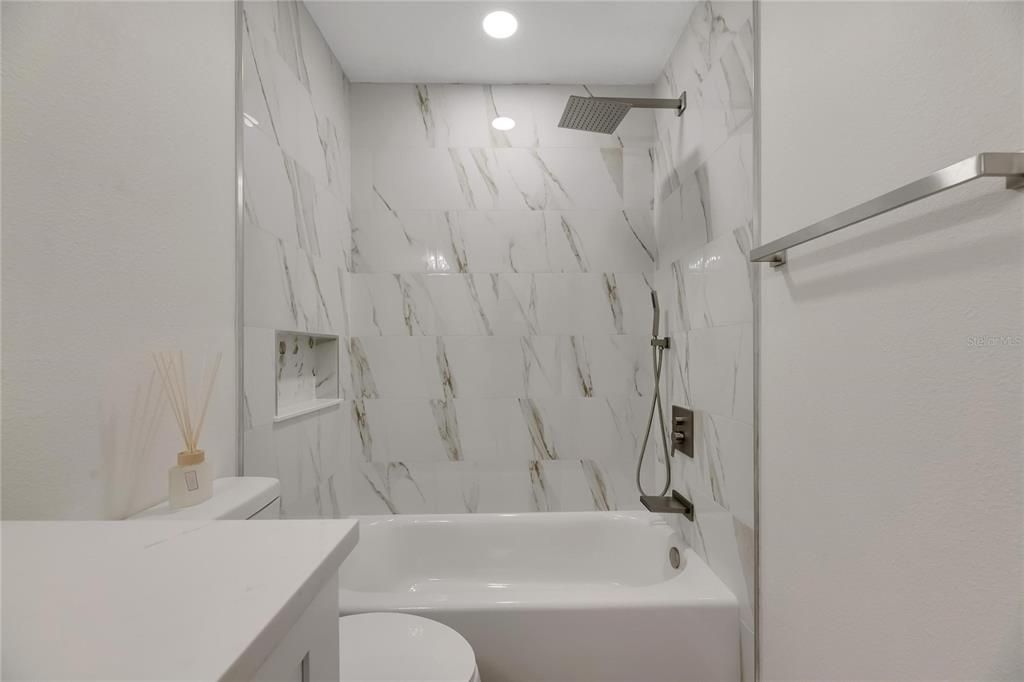 На продажу: $459,990 (3 спален, 2 ванн, 1831 Квадратных фут)
