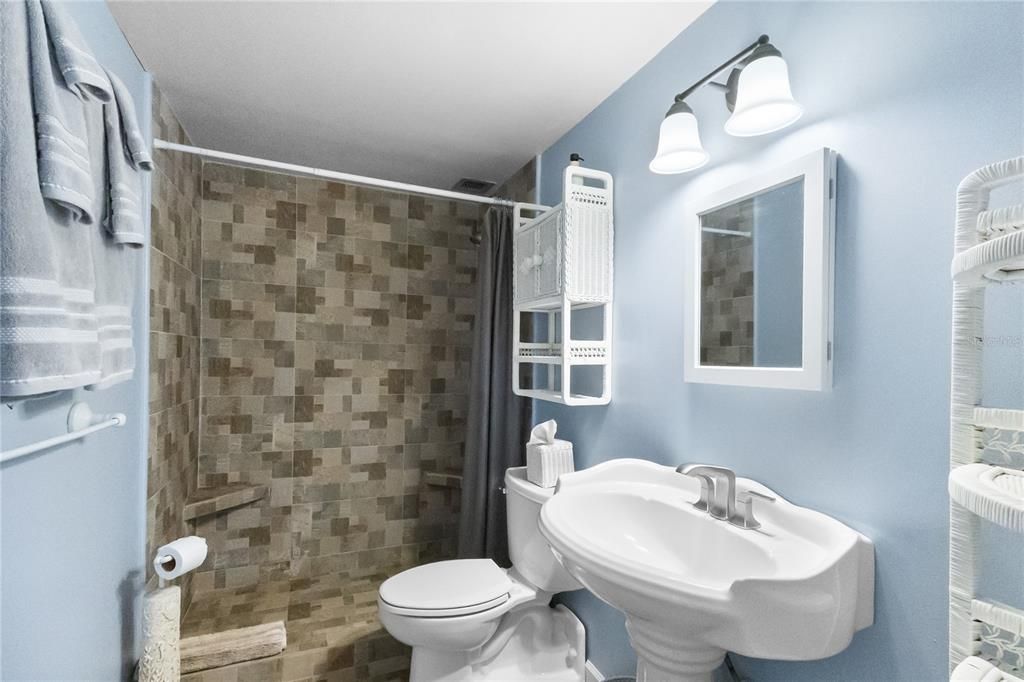 For Sale: $539,000 (2 beds, 2 baths, 1391 Square Feet)