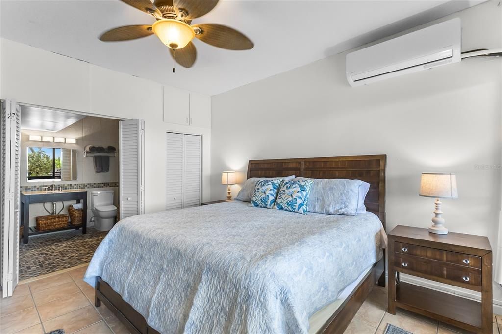 For Sale: $539,000 (2 beds, 2 baths, 1391 Square Feet)