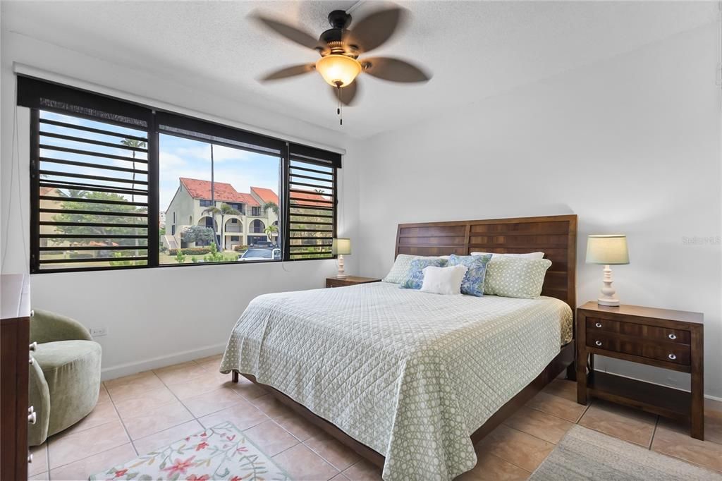 For Sale: $539,000 (2 beds, 2 baths, 1391 Square Feet)
