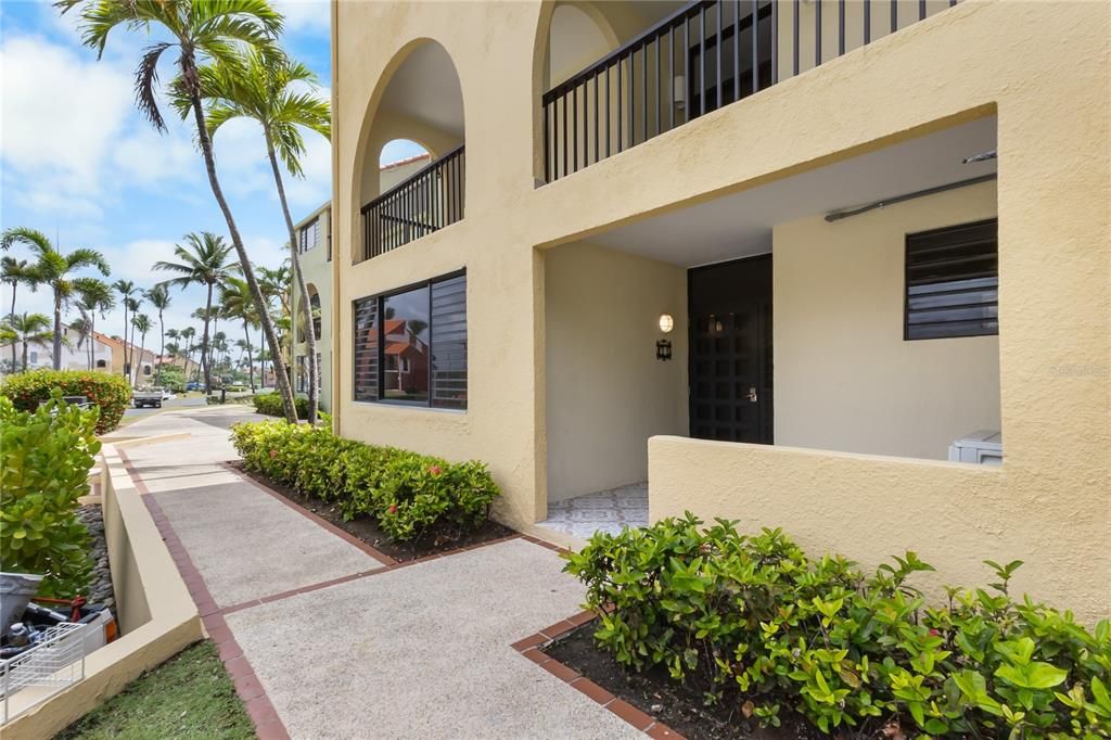 For Sale: $539,000 (2 beds, 2 baths, 1391 Square Feet)