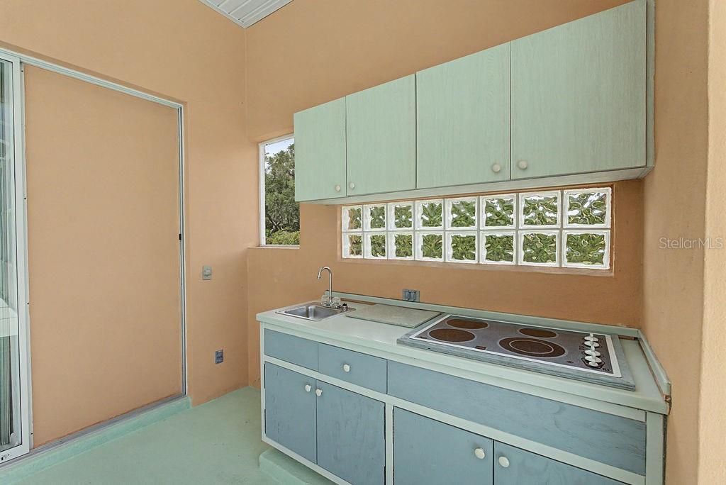 For Sale: $565,000 (4 beds, 2 baths, 2443 Square Feet)