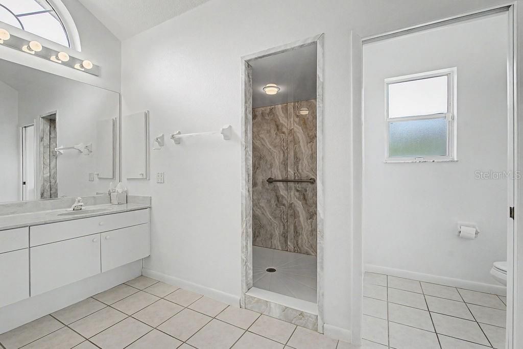 For Sale: $565,000 (4 beds, 2 baths, 2443 Square Feet)