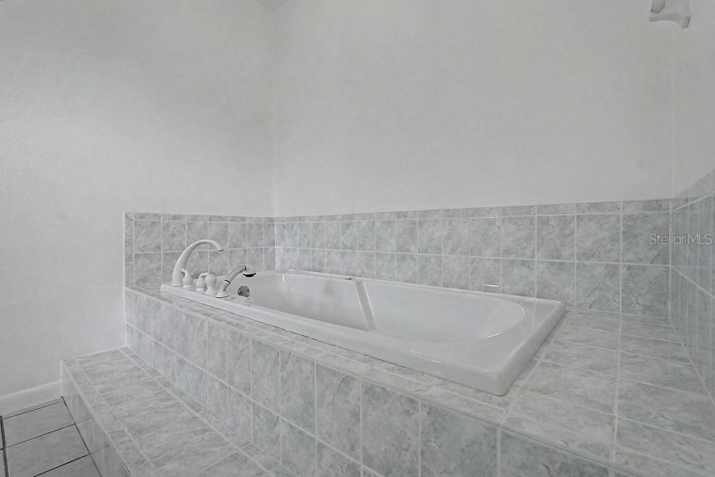 For Sale: $565,000 (4 beds, 2 baths, 2443 Square Feet)