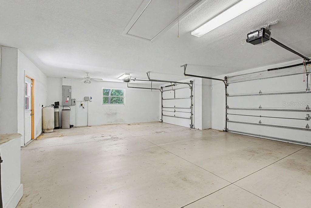 For Sale: $565,000 (4 beds, 2 baths, 2443 Square Feet)
