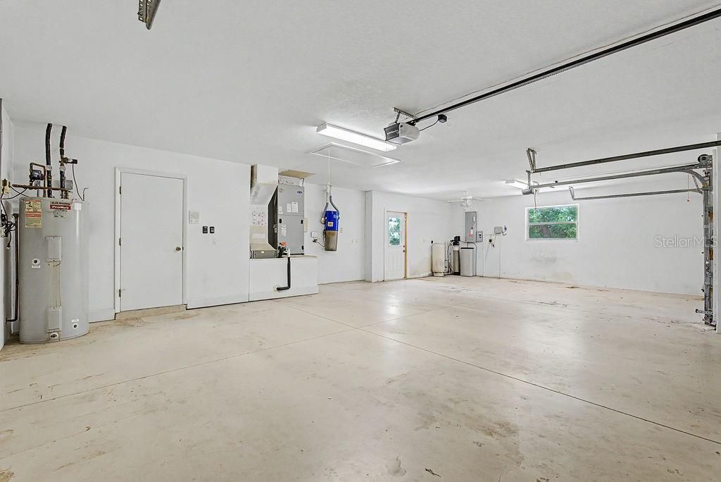 For Sale: $565,000 (4 beds, 2 baths, 2443 Square Feet)