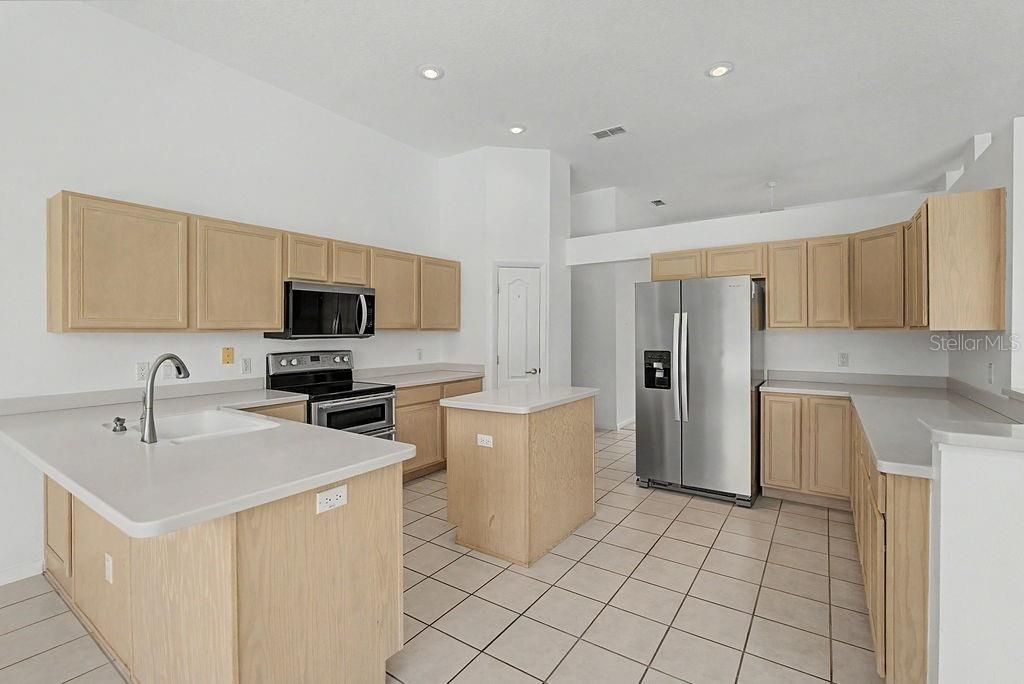 For Sale: $565,000 (4 beds, 2 baths, 2443 Square Feet)