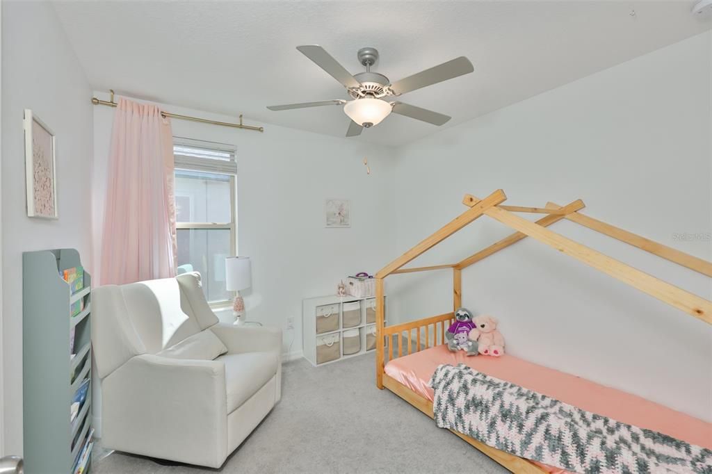 Activo con contrato: $415,000 (5 camas, 2 baños, 2264 Pies cuadrados)