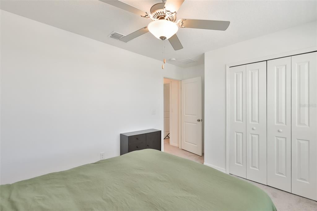 Activo con contrato: $415,000 (5 camas, 2 baños, 2264 Pies cuadrados)