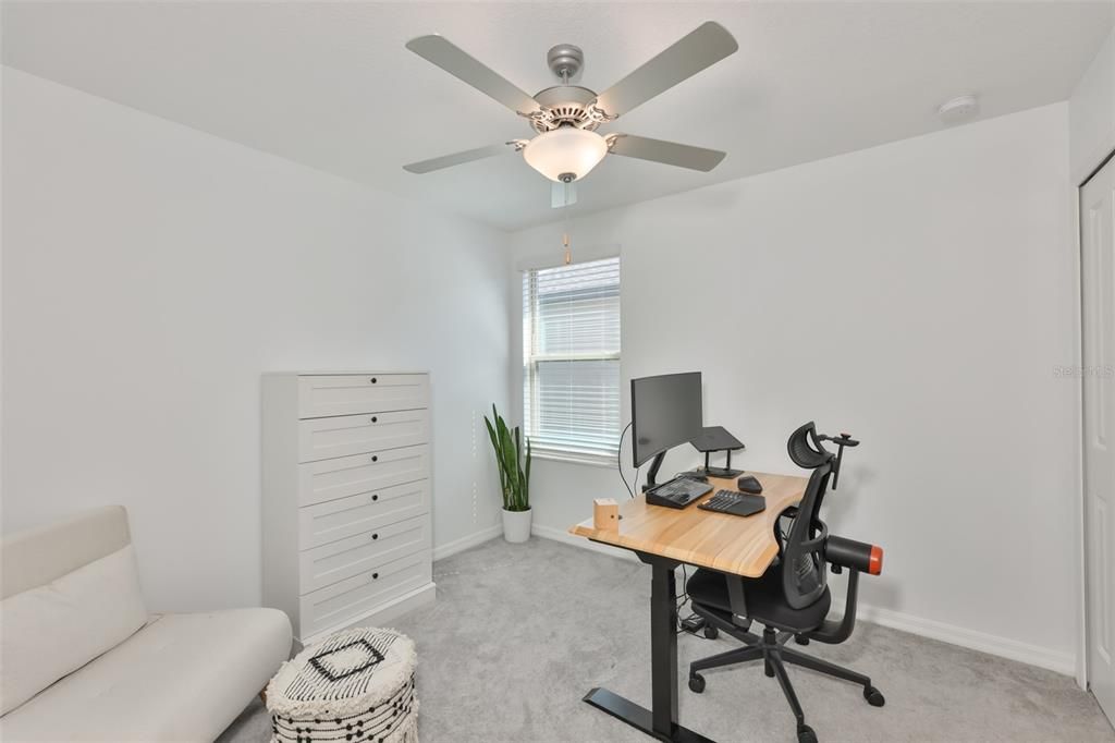 Activo con contrato: $415,000 (5 camas, 2 baños, 2264 Pies cuadrados)