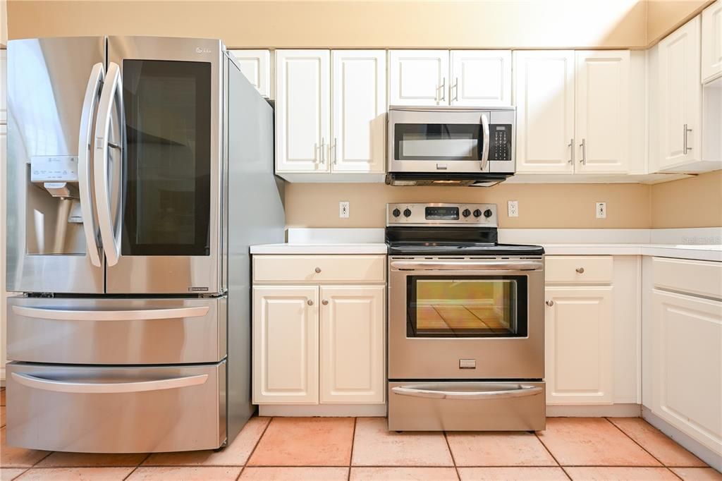 For Rent: $3,395 (3 beds, 2 baths, 2099 Square Feet)