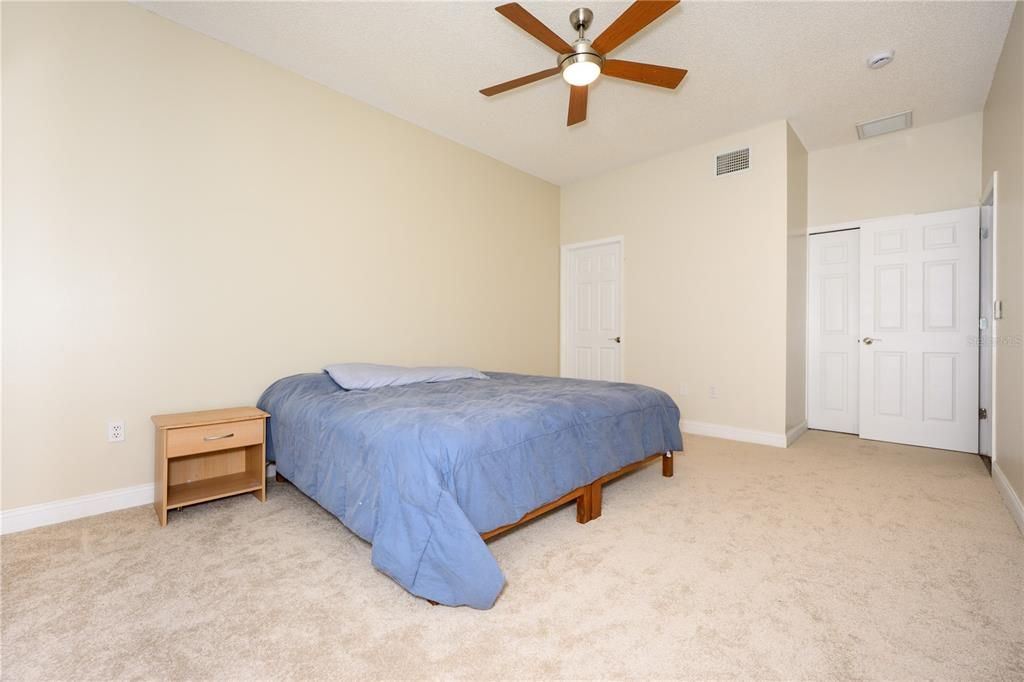 For Rent: $3,395 (3 beds, 2 baths, 2099 Square Feet)
