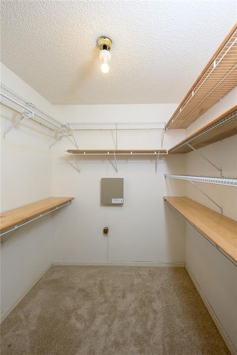 For Rent: $3,395 (3 beds, 2 baths, 2099 Square Feet)