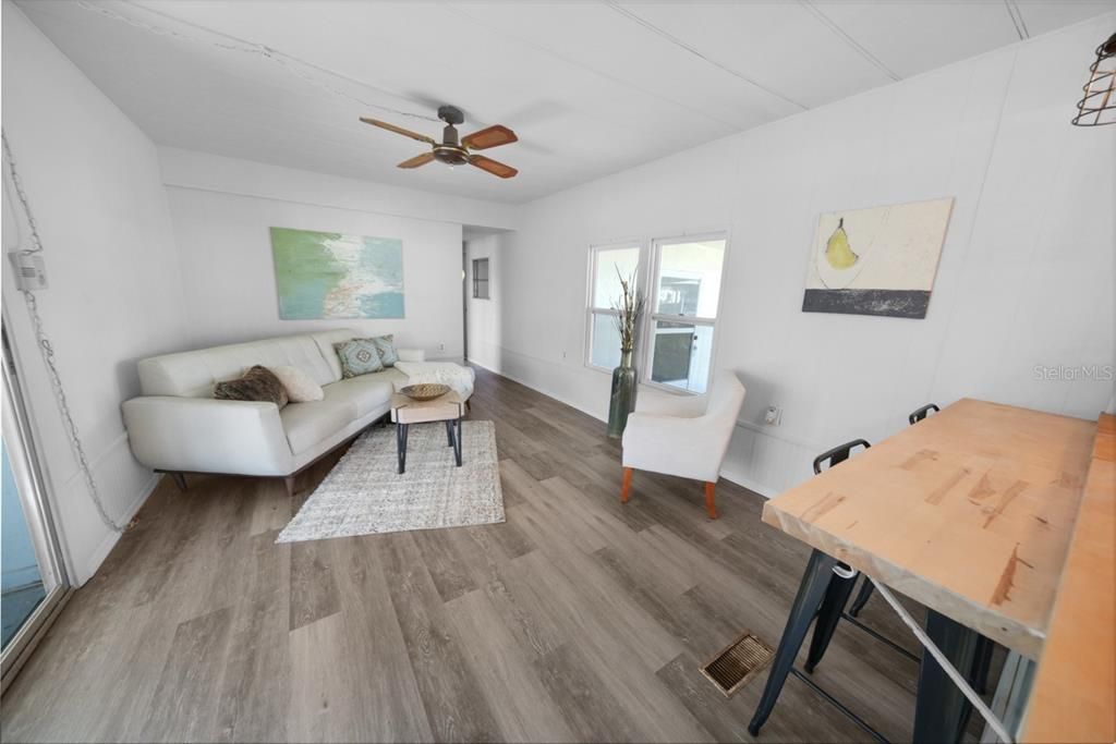 For Sale: $57,500 (2 beds, 1 baths, 768 Square Feet)