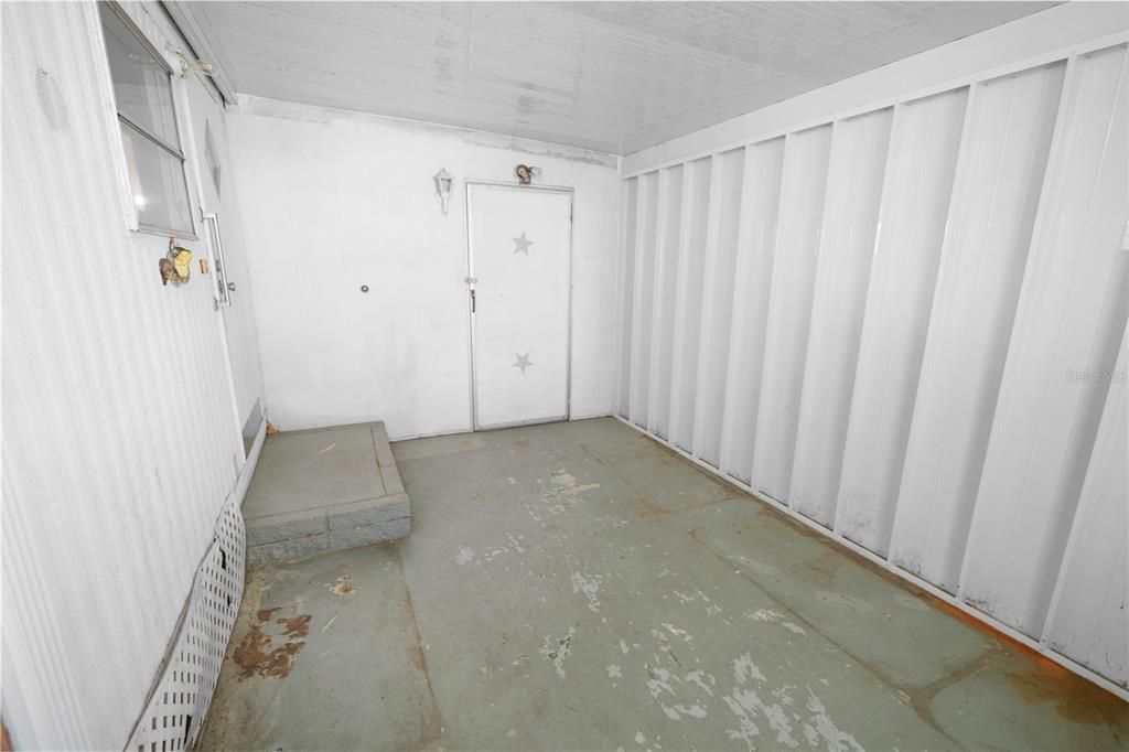 For Sale: $57,500 (2 beds, 1 baths, 768 Square Feet)