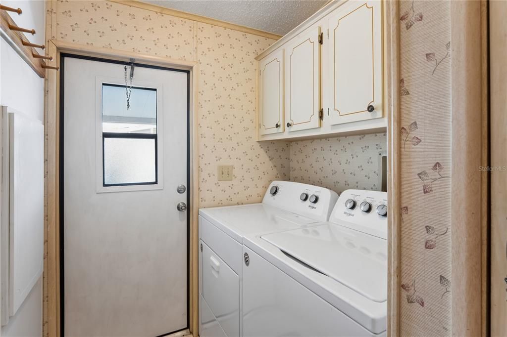 For Sale: $148,000 (2 beds, 2 baths, 1040 Square Feet)