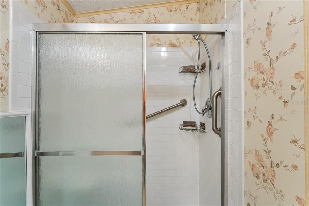 For Sale: $148,000 (2 beds, 2 baths, 1040 Square Feet)