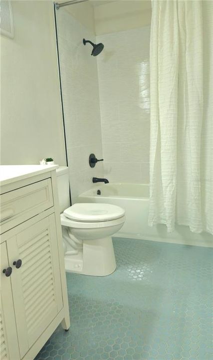 For Rent: $1,575 (2 beds, 1 baths, 755 Square Feet)