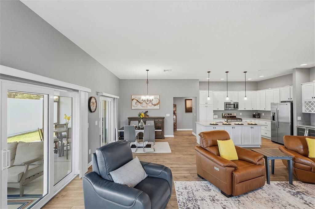 For Sale: $725,000 (3 beds, 2 baths, 1931 Square Feet)