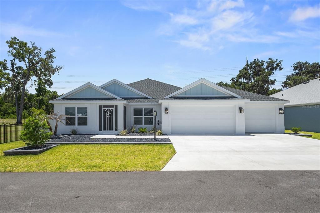 For Sale: $725,000 (3 beds, 2 baths, 1931 Square Feet)