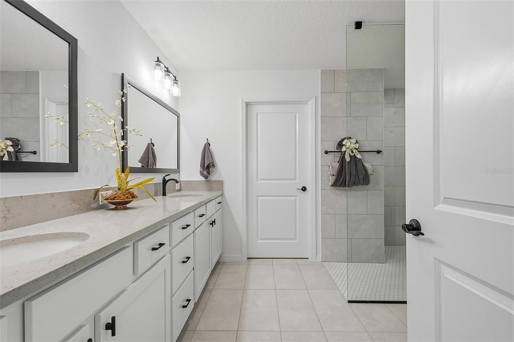 For Sale: $725,000 (3 beds, 2 baths, 1931 Square Feet)