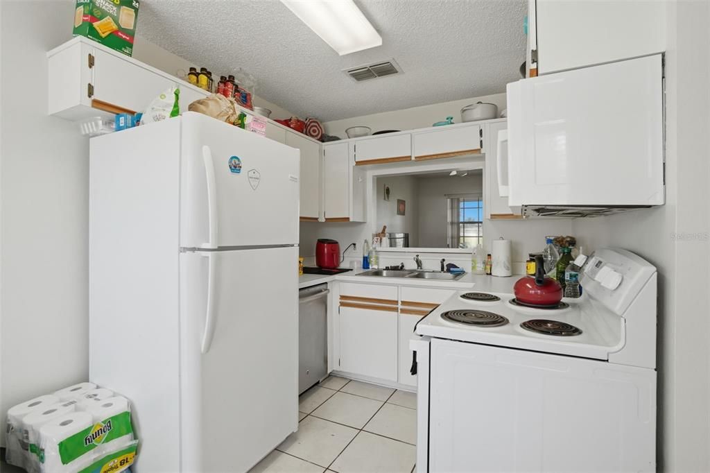 На продажу: $265,000 (2 спален, 2 ванн, 1092 Квадратных фут)