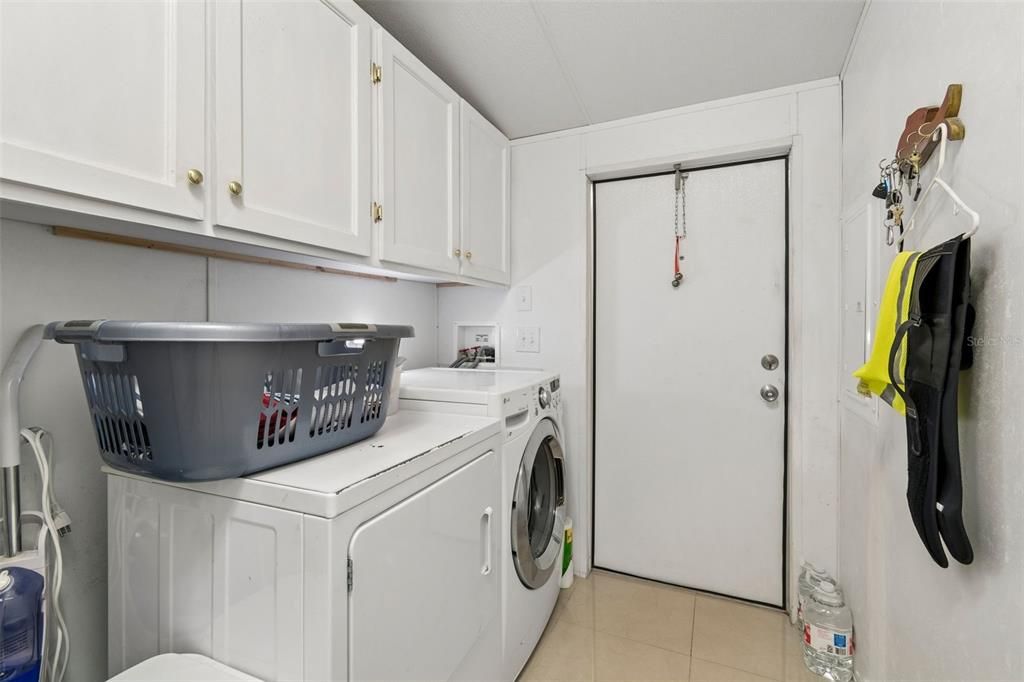 На продажу: $215,000 (3 спален, 2 ванн, 1431 Квадратных фут)