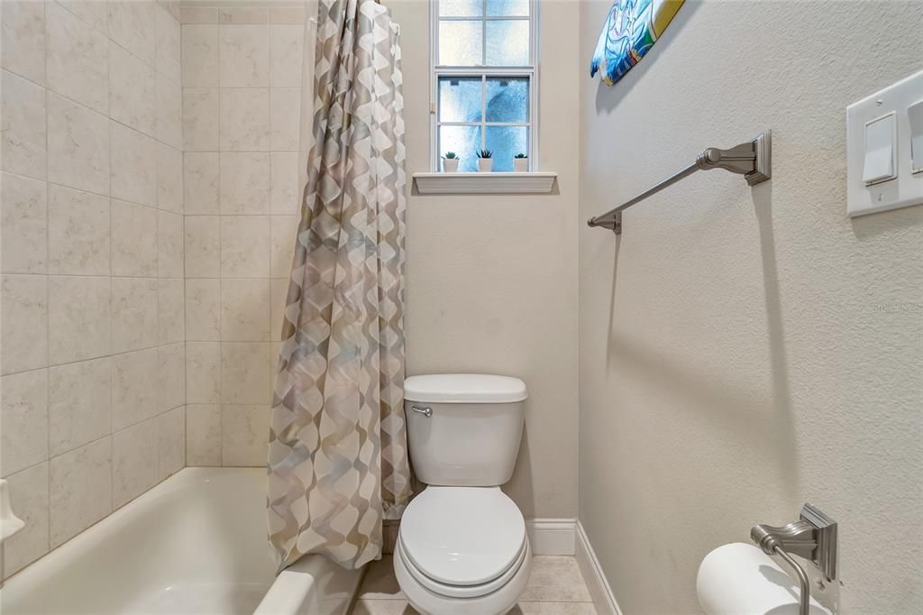En Venta: $599,999 (4 camas, 3 baños, 3288 Pies cuadrados)