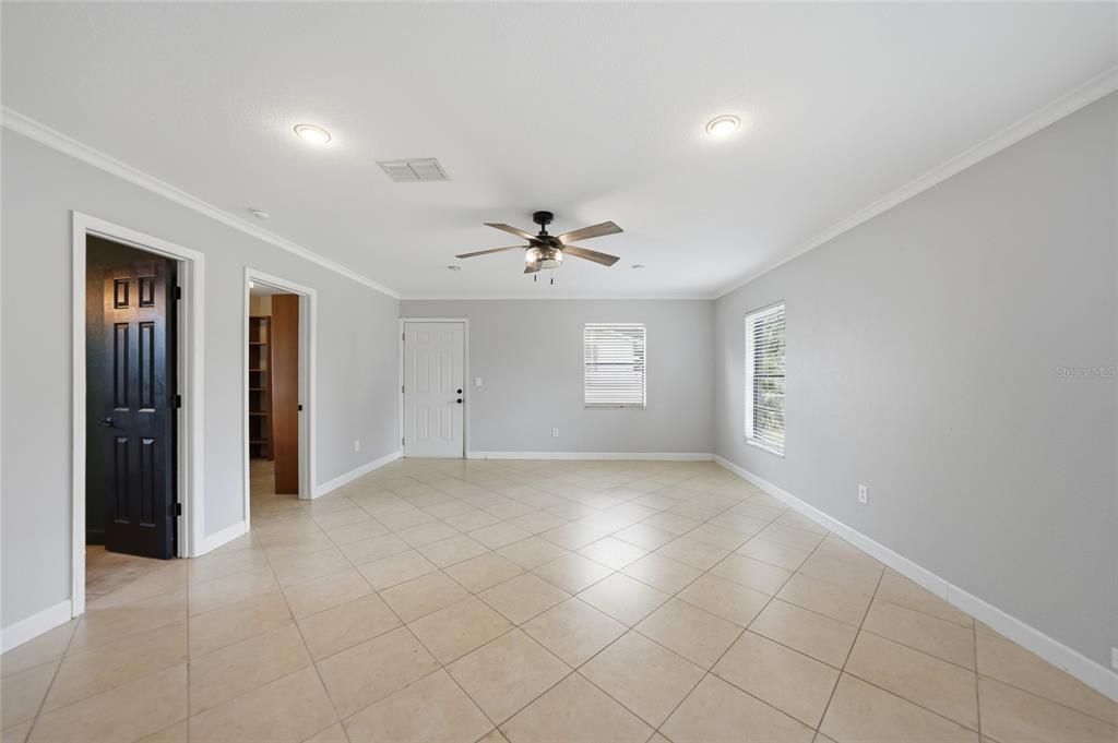 For Sale: $259,000 (4 beds, 2 baths, 1594 Square Feet)