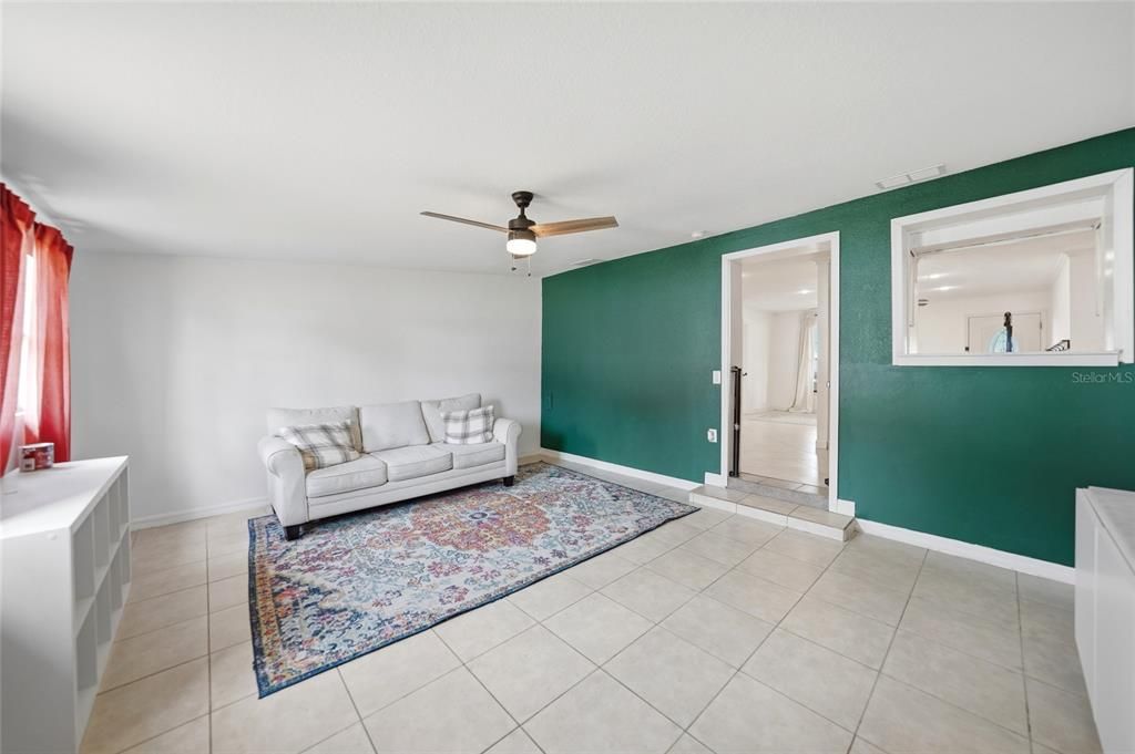 For Sale: $259,000 (4 beds, 2 baths, 1594 Square Feet)