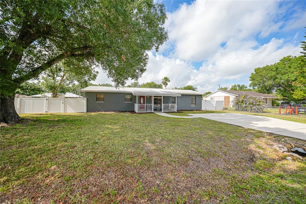 For Sale: $259,000 (4 beds, 2 baths, 1594 Square Feet)