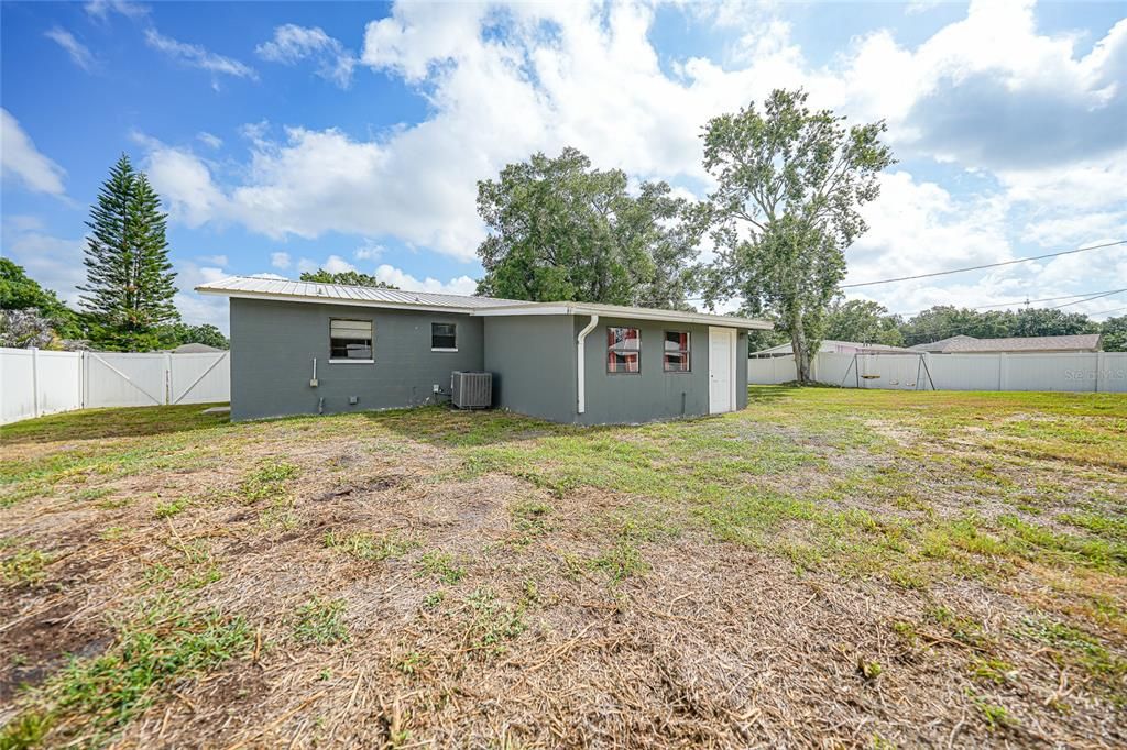 For Sale: $259,000 (4 beds, 2 baths, 1594 Square Feet)