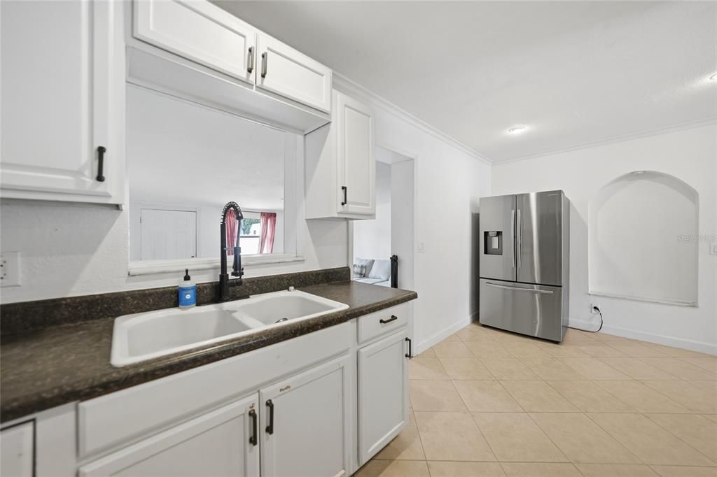 For Sale: $259,000 (4 beds, 2 baths, 1594 Square Feet)
