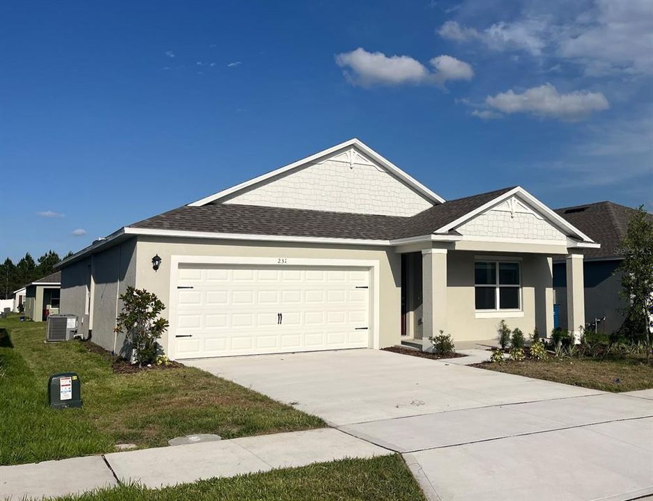 For Rent: $2,200 (4 beds, 2 baths, 1828 Square Feet)