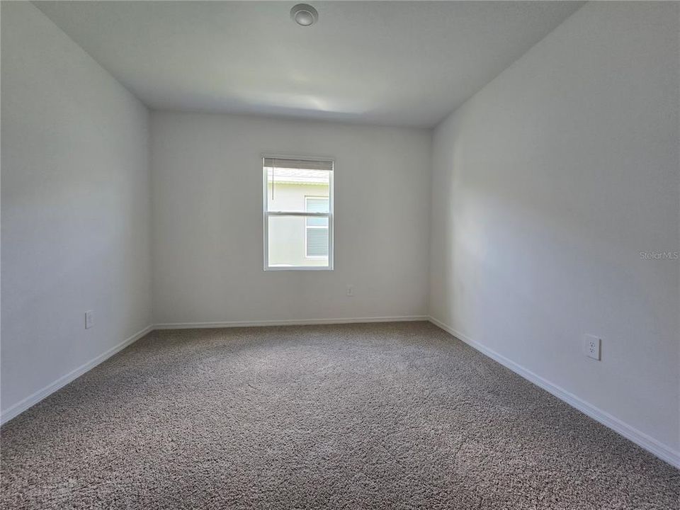 For Rent: $2,200 (4 beds, 2 baths, 1828 Square Feet)