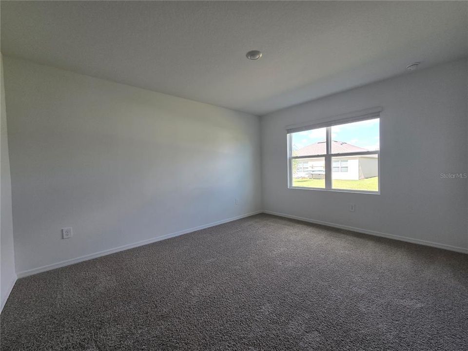 For Rent: $2,200 (4 beds, 2 baths, 1828 Square Feet)