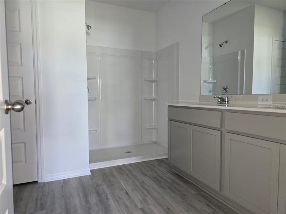 For Rent: $2,200 (4 beds, 2 baths, 1828 Square Feet)