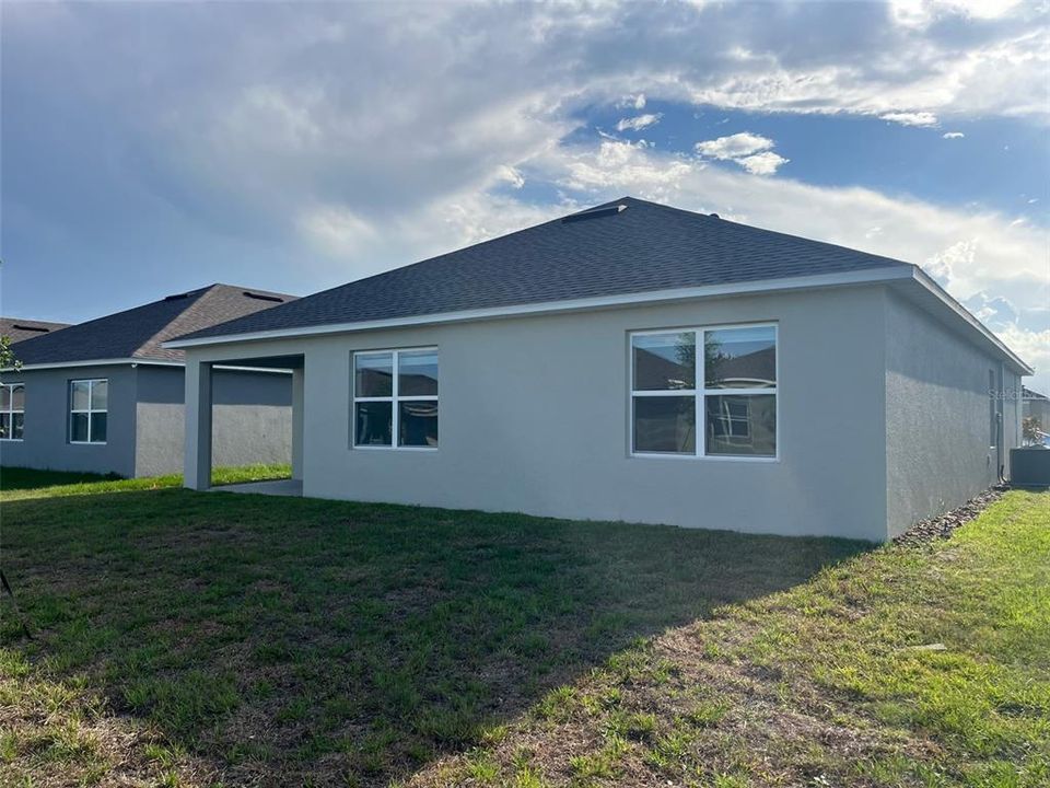 For Rent: $2,200 (4 beds, 2 baths, 1828 Square Feet)