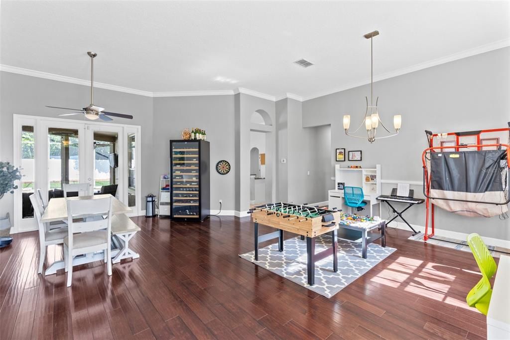 For Sale: $739,900 (4 beds, 3 baths, 2433 Square Feet)