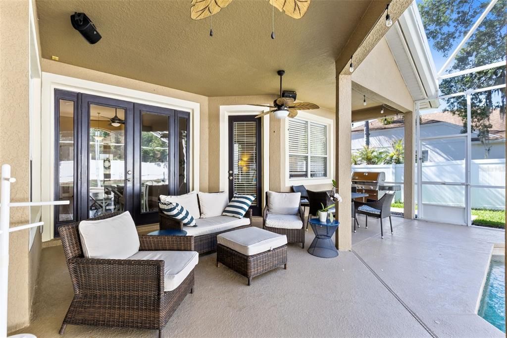For Sale: $739,900 (4 beds, 3 baths, 2433 Square Feet)