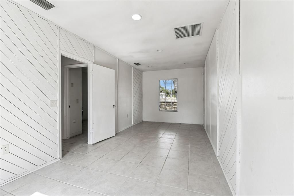 For Rent: $3,000 (5 beds, 3 baths, 2464 Square Feet)