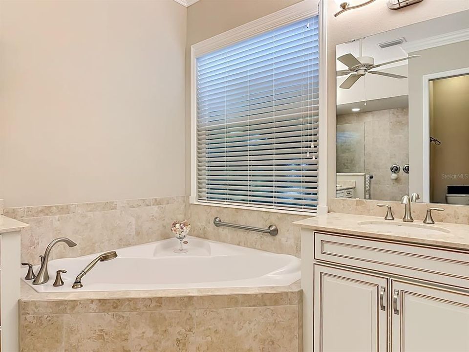 For Sale: $948,800 (3 beds, 3 baths, 3147 Square Feet)