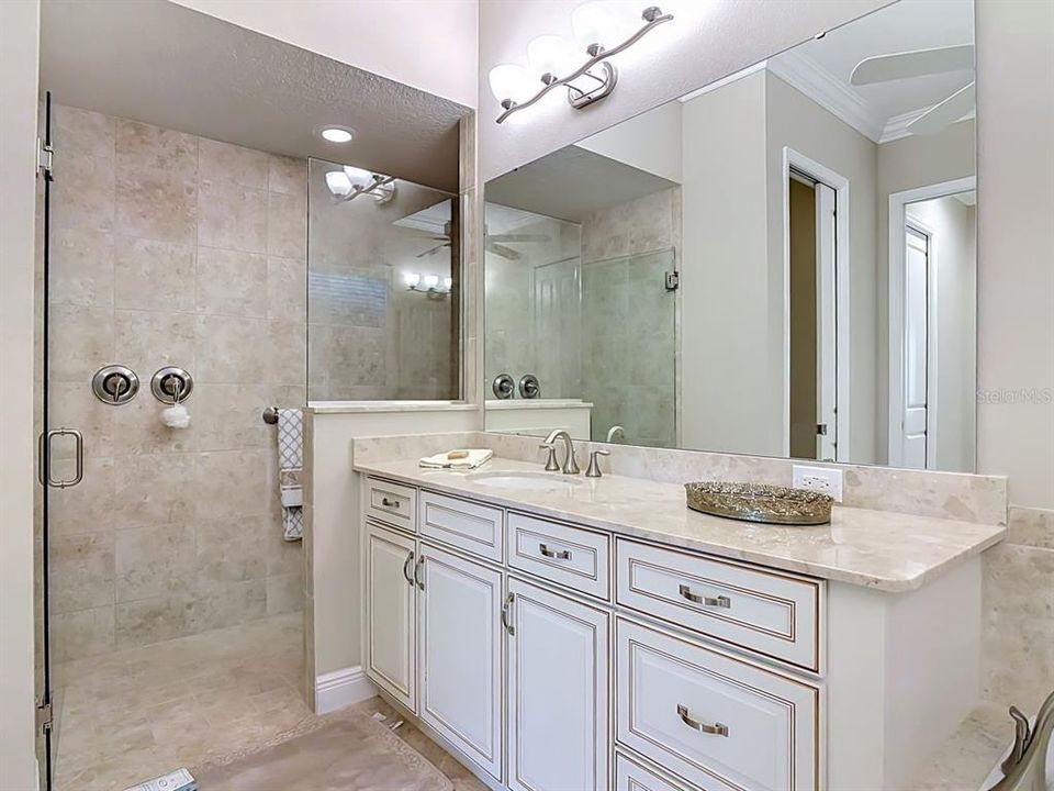For Sale: $948,800 (3 beds, 3 baths, 3147 Square Feet)