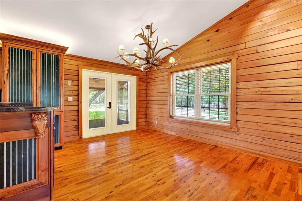 For Sale: $699,900 (3 beds, 2 baths, 2832 Square Feet)