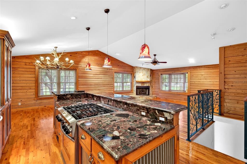 For Sale: $699,900 (3 beds, 2 baths, 2832 Square Feet)