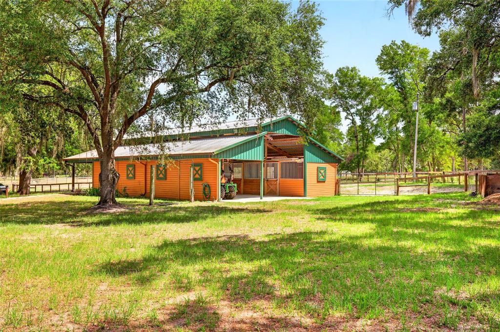 For Sale: $699,900 (3 beds, 2 baths, 2832 Square Feet)