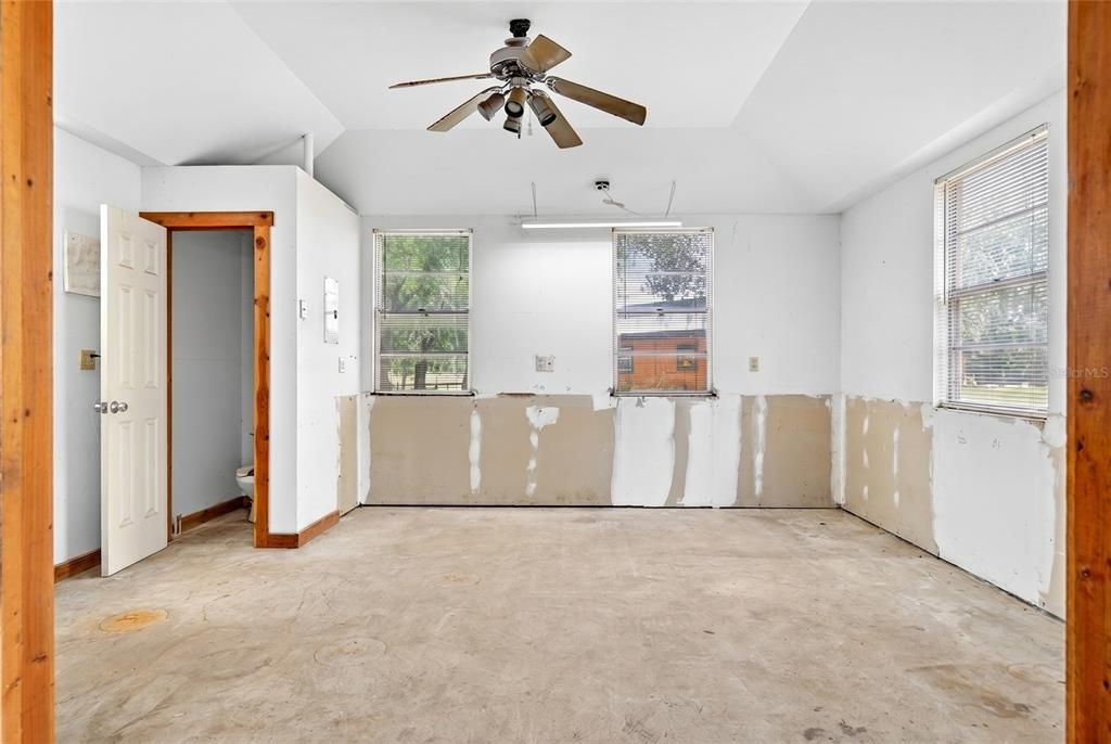 For Sale: $699,900 (3 beds, 2 baths, 2832 Square Feet)