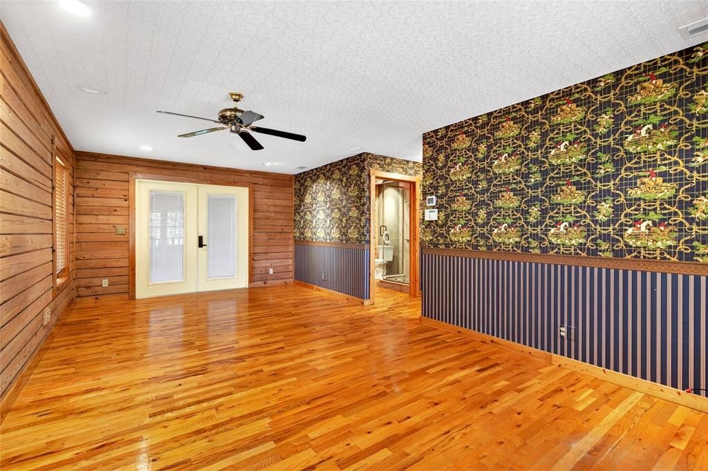 For Sale: $699,900 (3 beds, 2 baths, 2832 Square Feet)