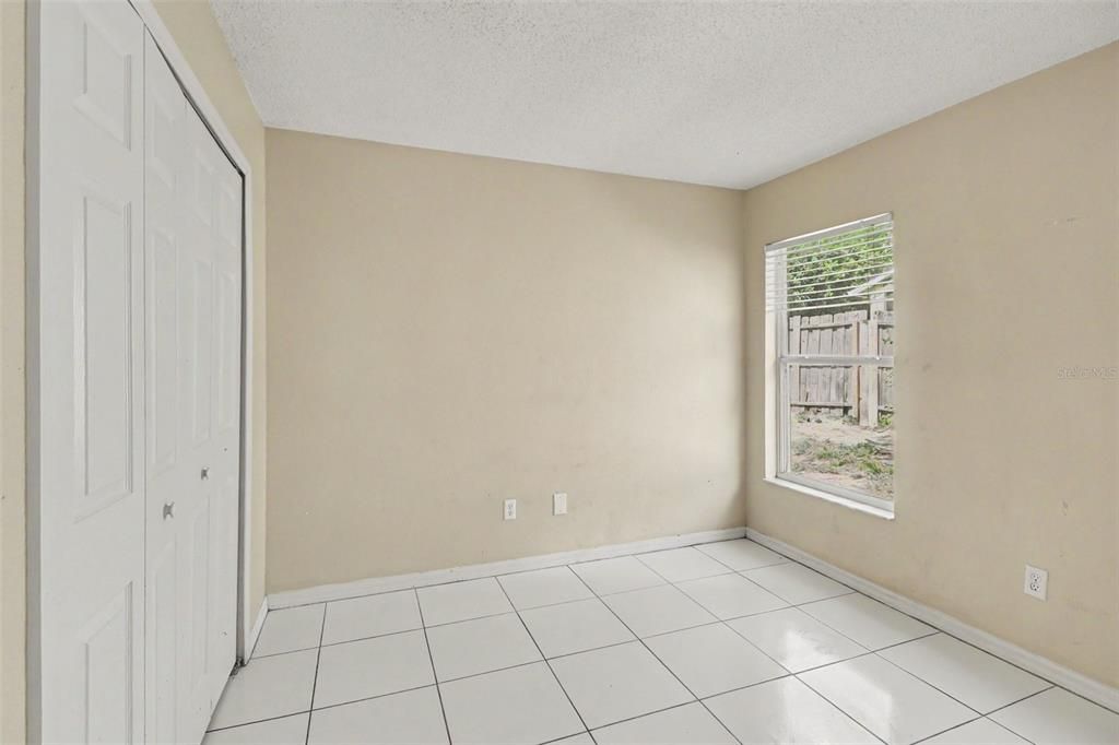 En Venta: $299,900 (4 camas, 2 baños, 1925 Pies cuadrados)